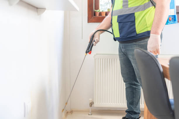 Best Best Pest Control Companies  in Edwardsburg, MI
